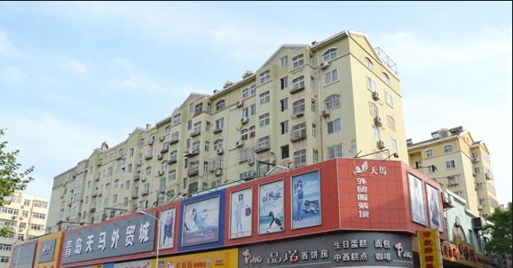 青岛天马外贸服装城-第1张图片-货源库