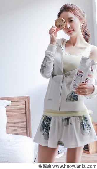 哟哟切克闹美美的衣服来一套-第2张图片-货源库 哟哟切克闹美美的衣服来一套-第2张图片-货源库