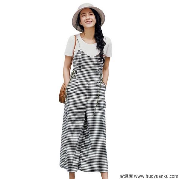性感帅气，连体裤演绎清凉度假风