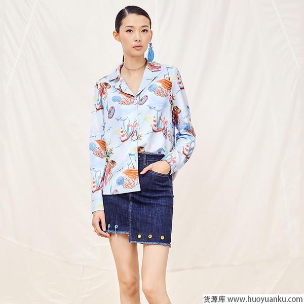 轻松优雅的出色代表,睡衣风衬衫穿对很时髦-第16张图片-货源库 轻松优雅的出色代表,睡衣风衬衫穿对很时髦-第16张图片-货源库
