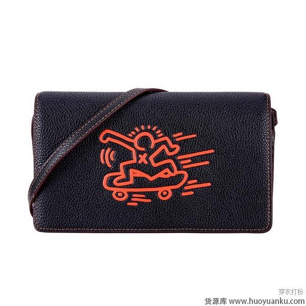 不下线的流行色,黑色单肩包经典长存-第4张图片-货源库 不下线的流行色,黑色单肩包经典长存-第4张图片-货源库