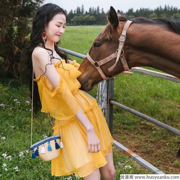出去玩儿，当然要穿裙子了