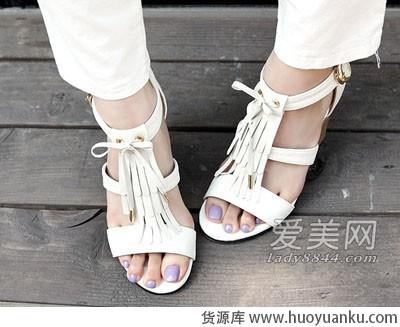 新品坡跟鞋让你高挑又迷人-第4张图片-货源库 新品坡跟鞋让你高挑又迷人-第4张图片-货源库