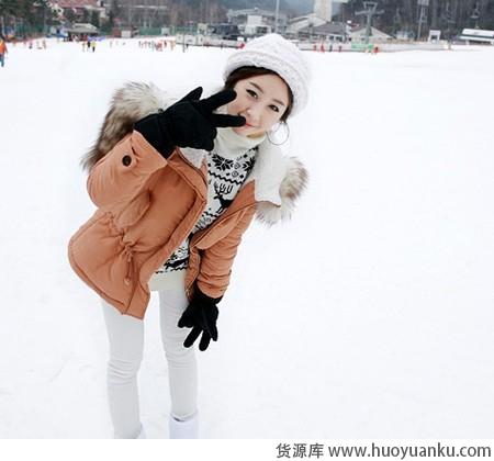 冬雪天韩国MM的时尚着装